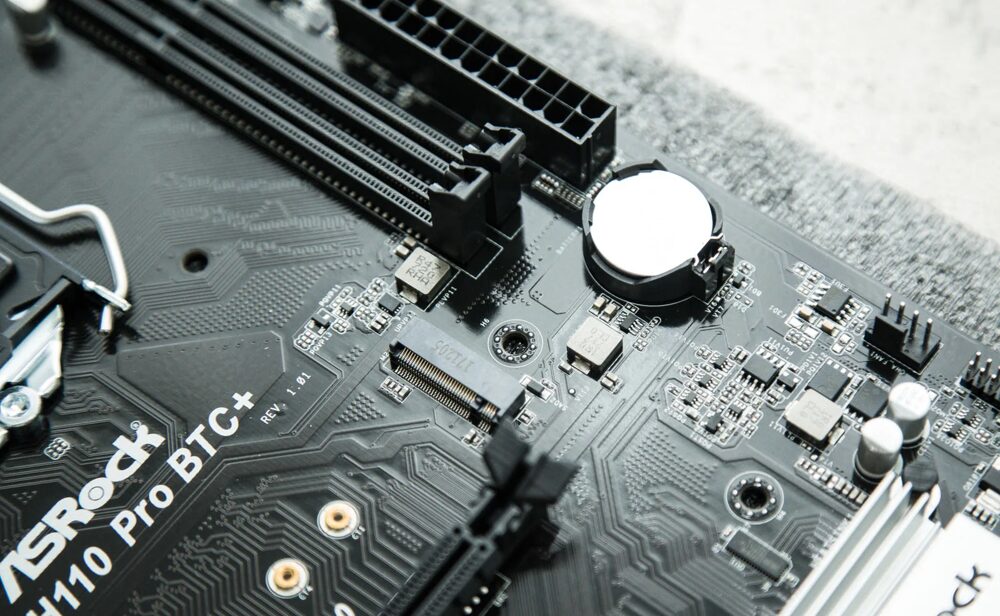 マザーボードのボタン電池まとめ