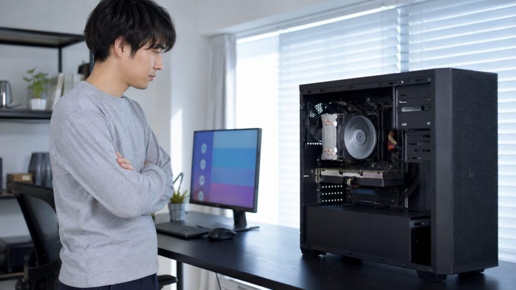 起動時にCPUファンの回転を確認するデスクトップPC