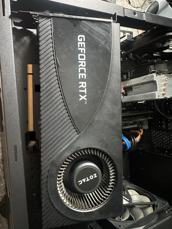 取り外したZOTAC GeForce RTXグラボのファン側